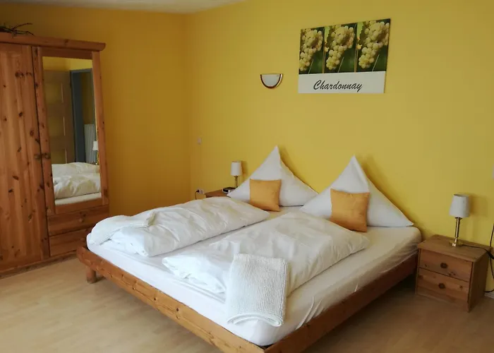 Gaestezimmer / Weingut Peter