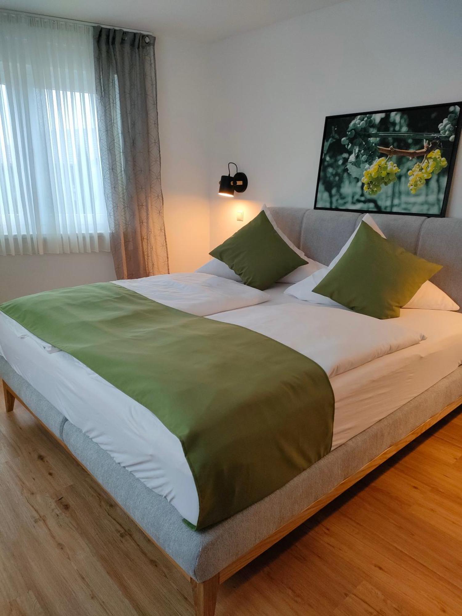 Gaestezimmer / Weingut Peter Guest house Wachenheim an der Weinstrasse