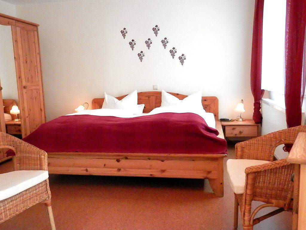 Gaestezimmer / Weingut Peter Guest house